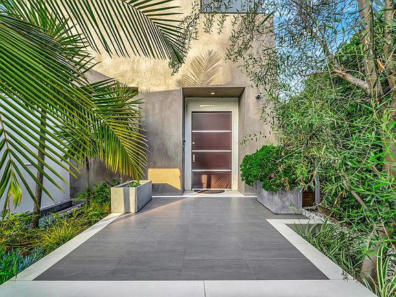 5th image of 354 N San Vicente Blvd