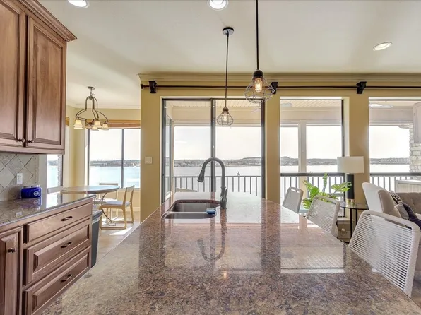 401 E Pearl St APT 2301, Granbury, TX 76048