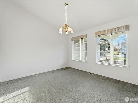 5th image of 340 SE Highland Park Drive