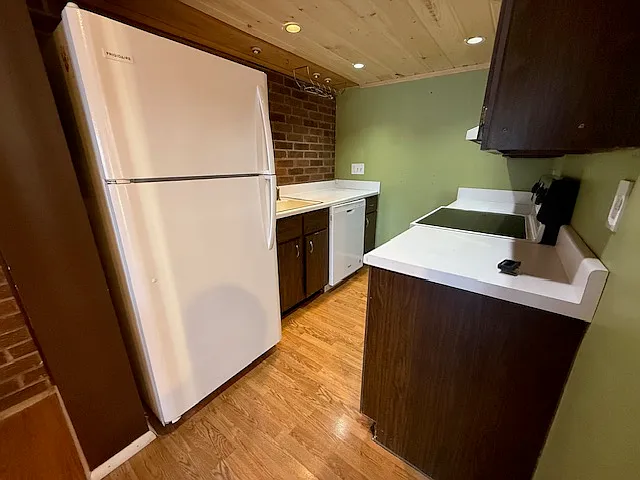 1 bed, 1.5 bath, 998 sqft, $1,250 — Photo 4