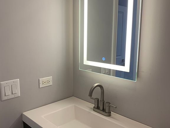 4th image of 1 N Chestnut Ave APT 5B