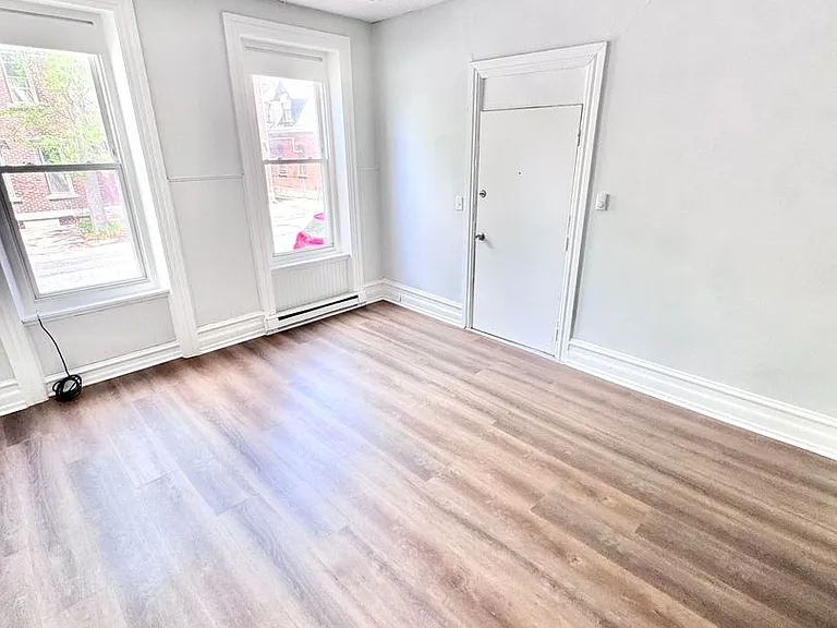 918 W Turner St — Photo 2