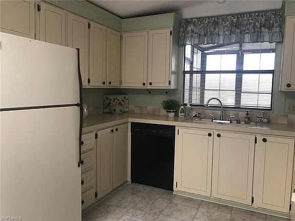 3rd image of 163 Lakeside Dr