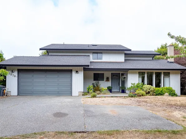 3876 Finnerty Rd #B, Saanich, BC V8N 4A2