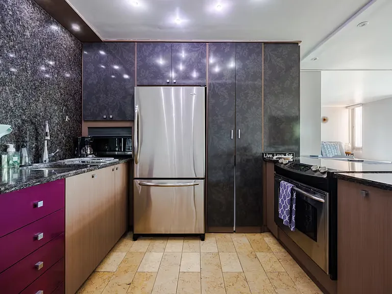1407 Ashford — Photo 4