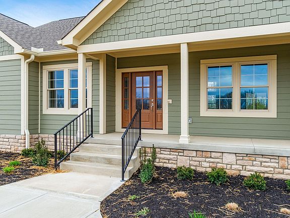 2nd image of 384 Olive Ct
