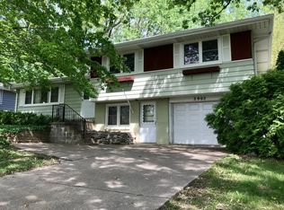 3902 N Walround Ln, Peoria, IL 61615