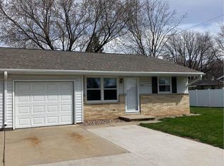 2957 Jauquet Dr, Green Bay, WI 54311