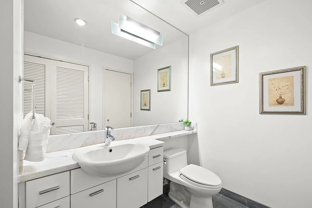 2 bed, 960 sqft, $5,700 — Photo 3