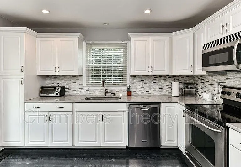 21820 Leatherleaf Ct — Photo 3