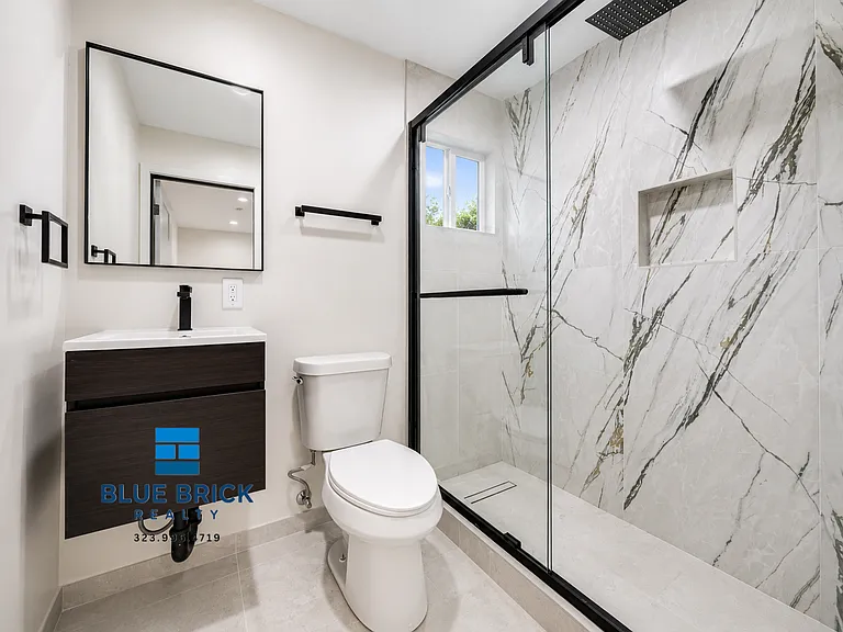 5622 Radford Ave — Photo 6