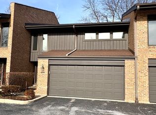 1720 Wildberry Dr UNIT B, Glenview, IL 60025