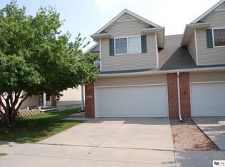 8815 Venice Ln, Lincoln, NE 68526