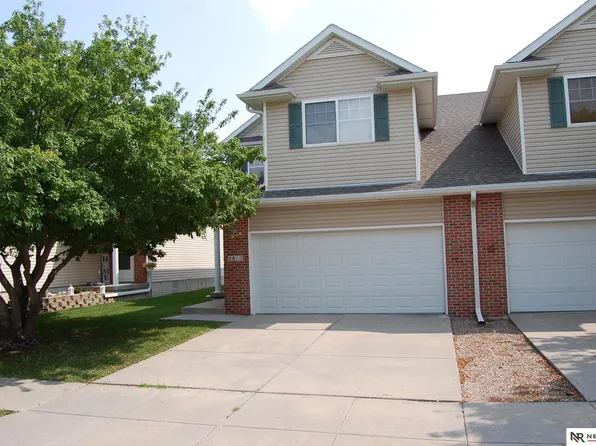 8815 Venice Ln, Lincoln, NE 68526