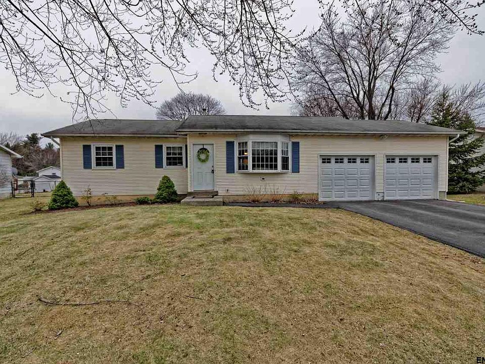 1st image of 41 Sparrowbush Rd S