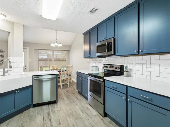 5007 Village Springs Dr, Humble, TX 77339