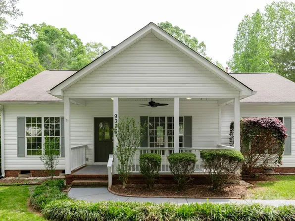 9330 Dogwood Ridge Dr, Charlotte, NC 28227