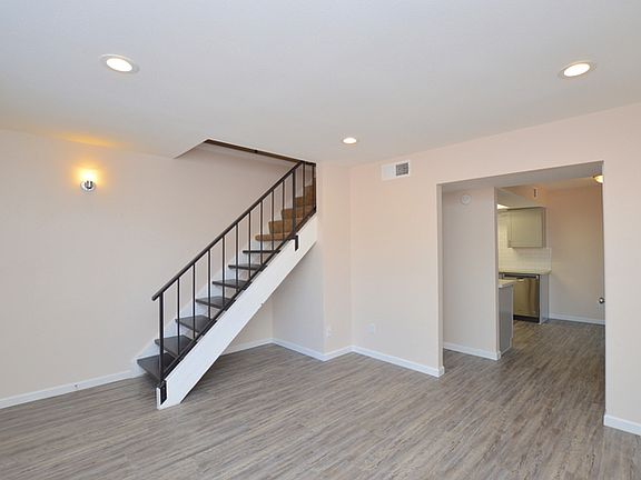 3rd image of 1418 E Knoll Cir APT 4