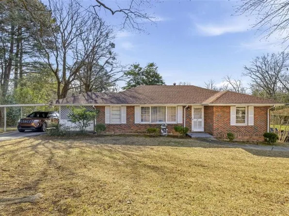 27 Hilltop Ln, Toccoa, GA 30577