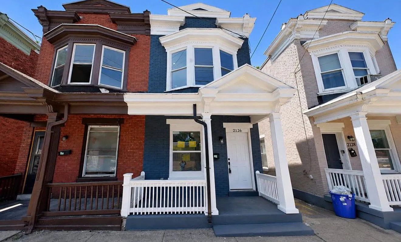 3 bed, 1.5 bath, 1400 sqft, $1,690 — Photo 1
