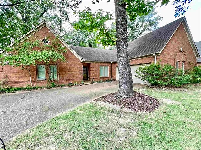8723 Cedar Farms Dr — Photo 2
