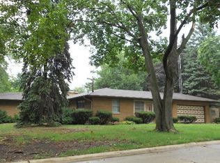 1101 N President St, Wheaton, IL