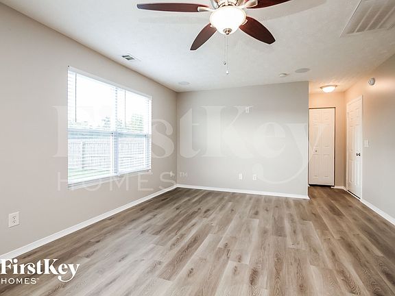 5th image of 2875 Creekbend Dr