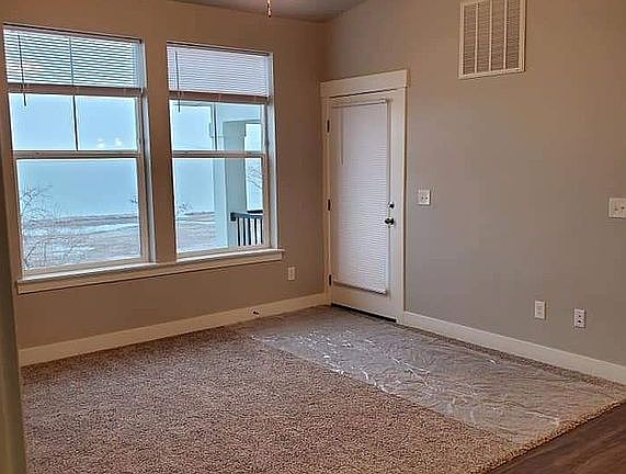 4th image of 447 N 360 W