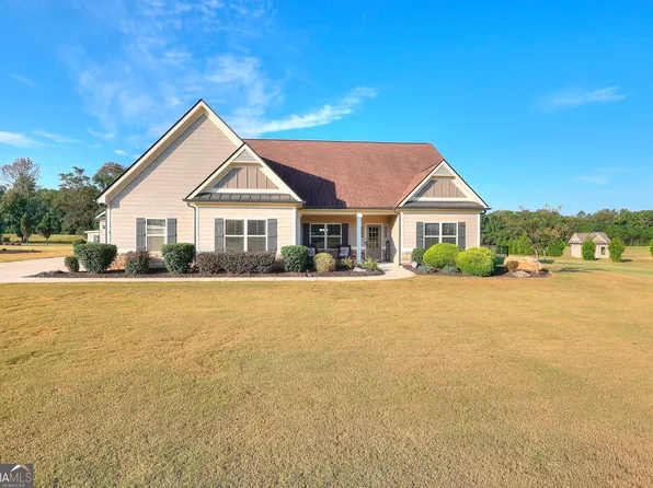 498 Clover Dr, Social Circle, GA 30025