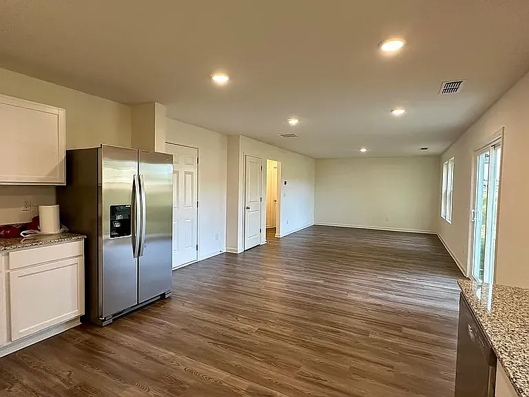 455 Grand Magnolia St — Photo 3