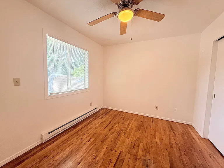 537 NE 113th Ave — Photo 9