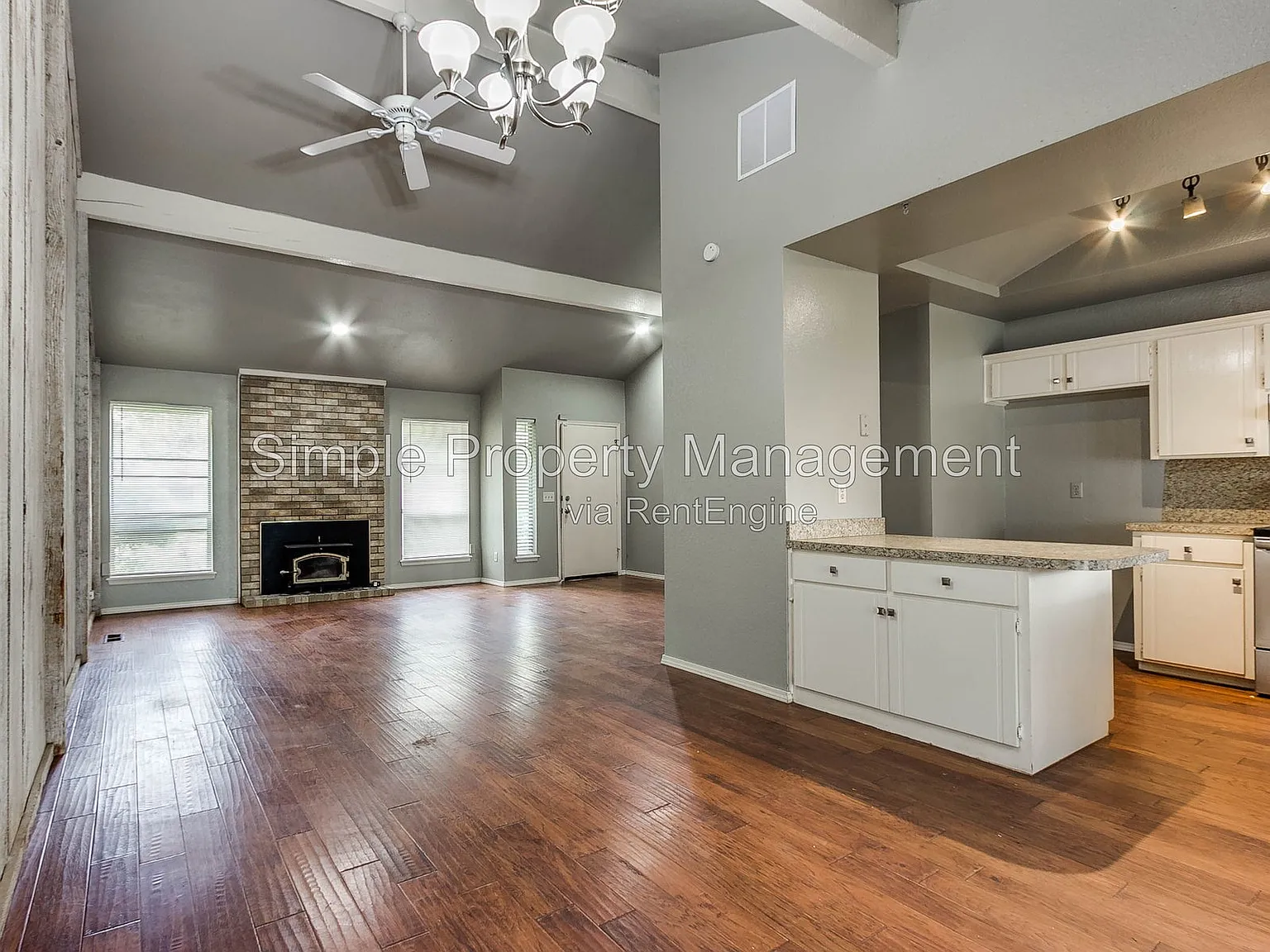 3 bed, 2.0 bath, 1360 sqft, $1,595 — Photo 1