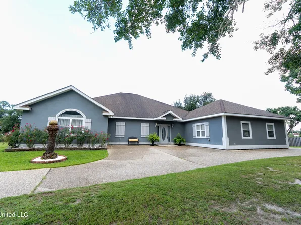 701 S Hill Ct, Biloxi, MS 39532