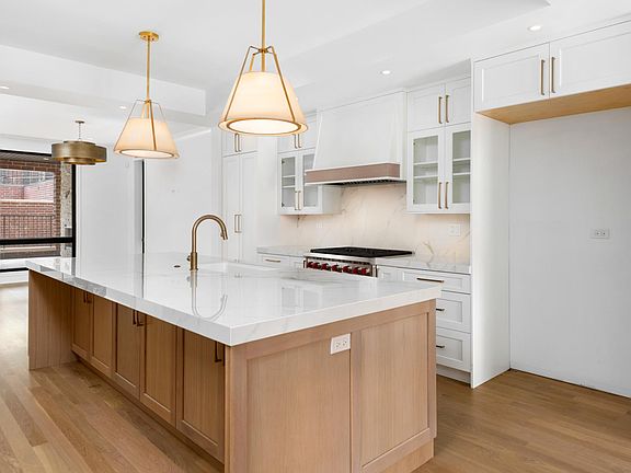 5th image of 2051 N Clifton Ave #1