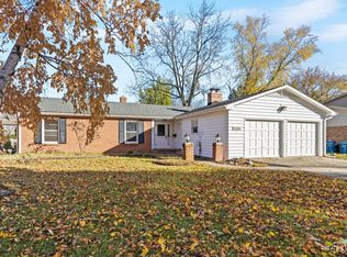 2331 Sans Souci Dr, Aurora, IL 60506