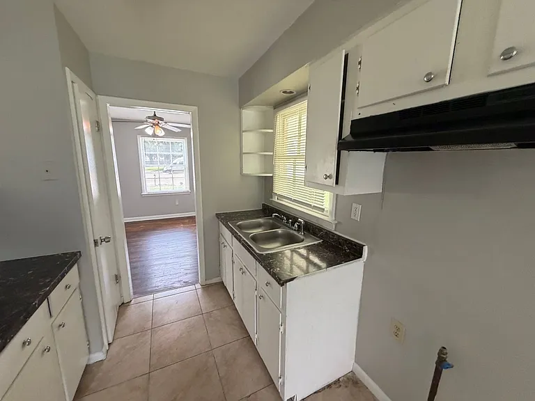 344 E Shelby Dr — Photo 11