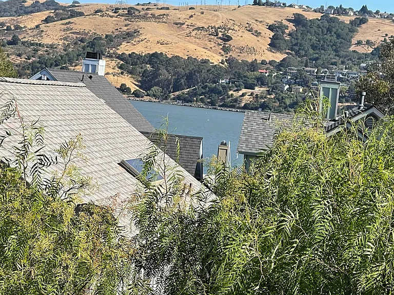 21 Marina Ridge Ct — Photo 1