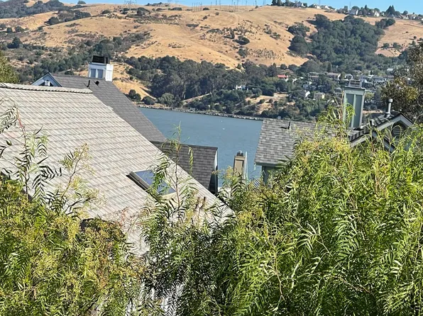 21 Marina Ridge Ct, Vallejo, CA 94591