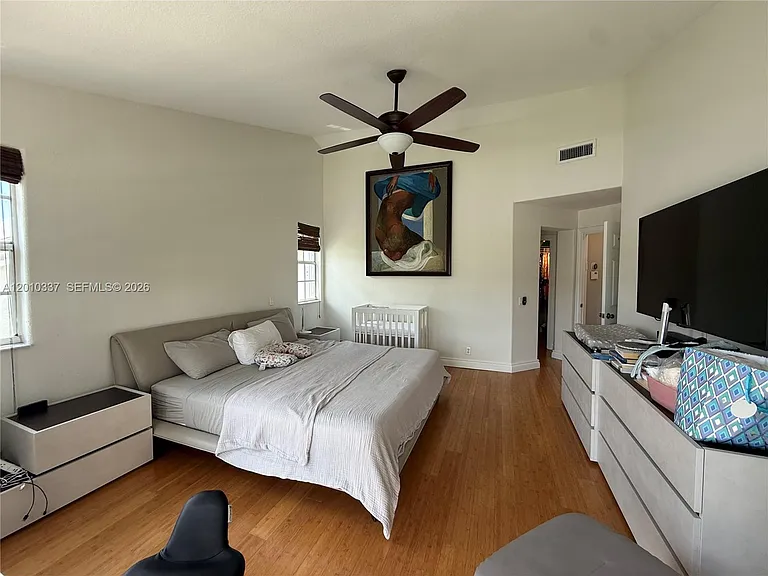 1070 Capistrano — Photo 41