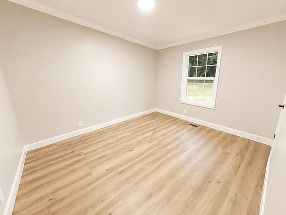 4th image of 1346 Brunson Rd.