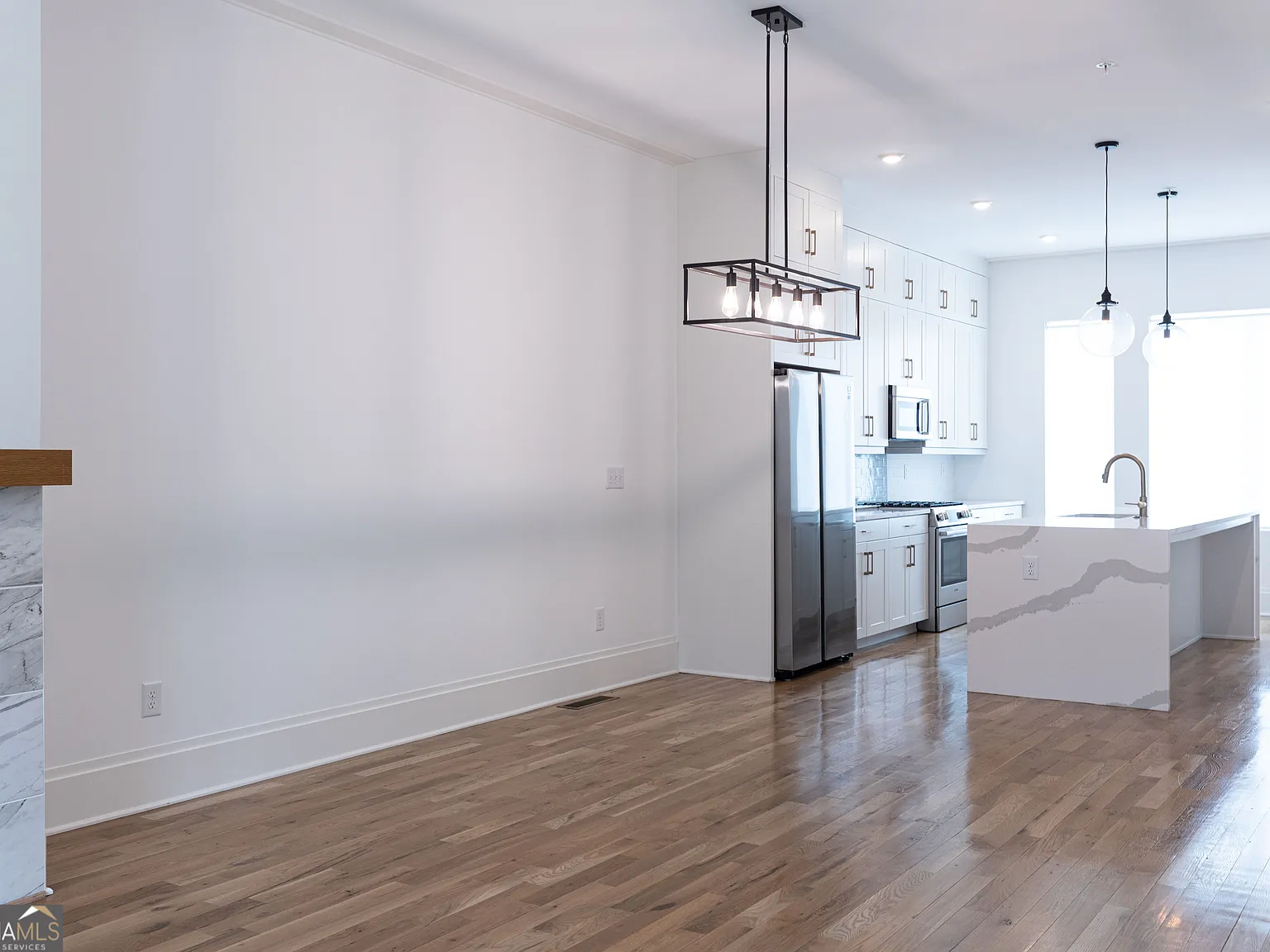 3 bed, 5.0 bath, 2000 sqft, $3,450 — Photo 3