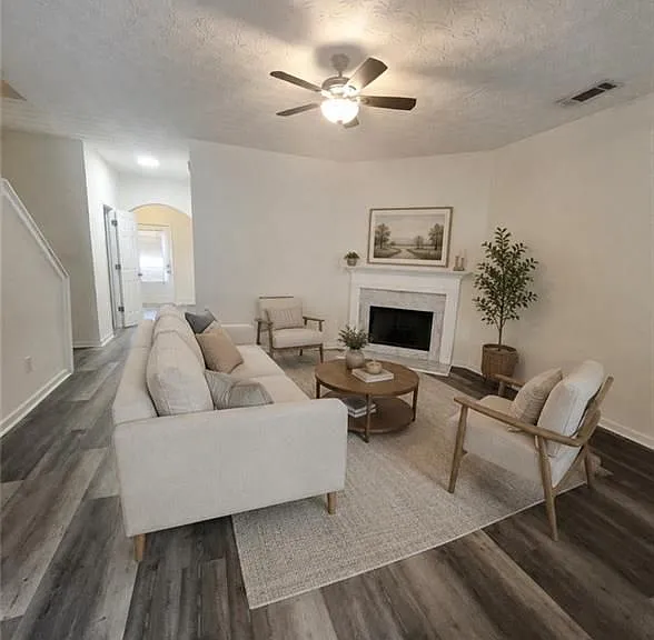 2517 Emma Way — Photo 4
