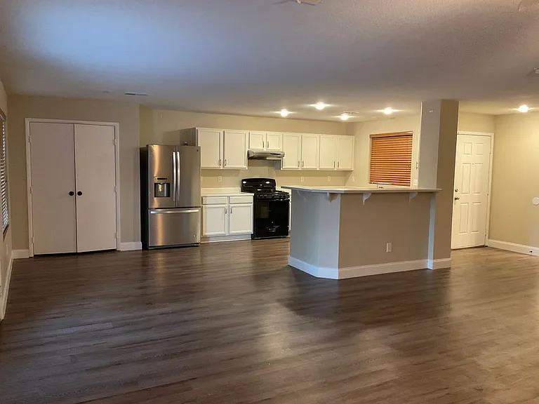 8720 Majestic Pine Ave — Photo 2