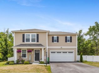 71 Natures Way Cir, New Oxford, PA 17350