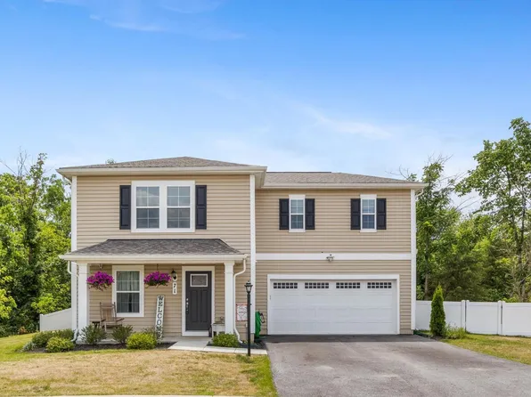 71 Natures Way Cir, New Oxford, PA 17350