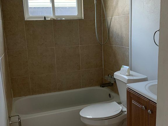 5th image of 28 Bluebell Ln