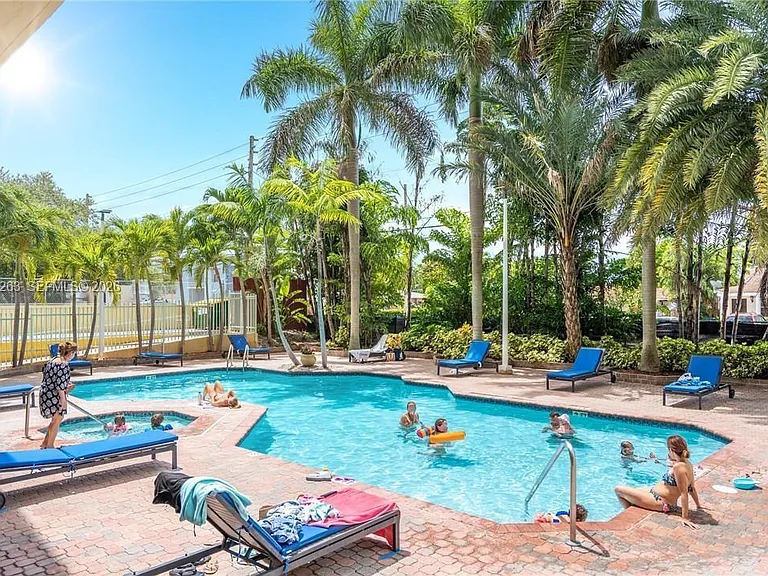 3500 Coral Way #812 — Photo 48