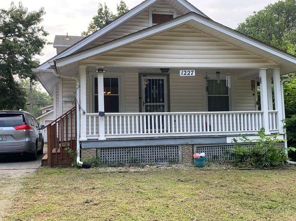 1227 SW Medford Ave