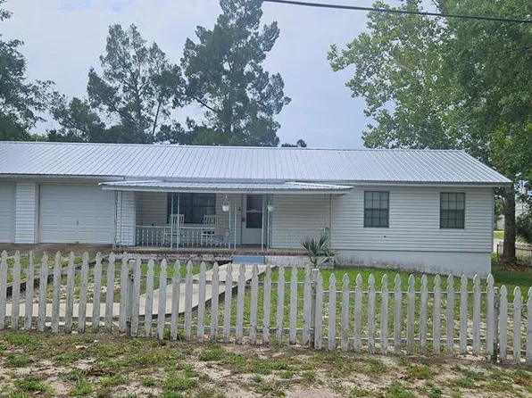 711 NW Avenue C, Carrabelle, FL 32322