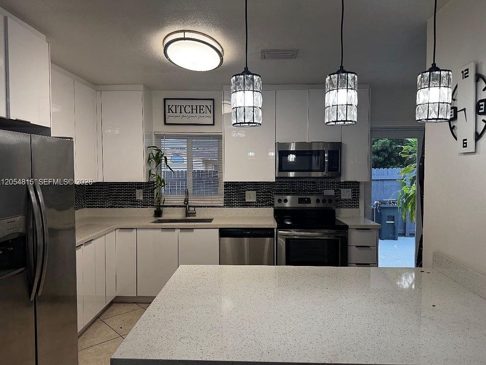 1st image of 502 NE 163rd St